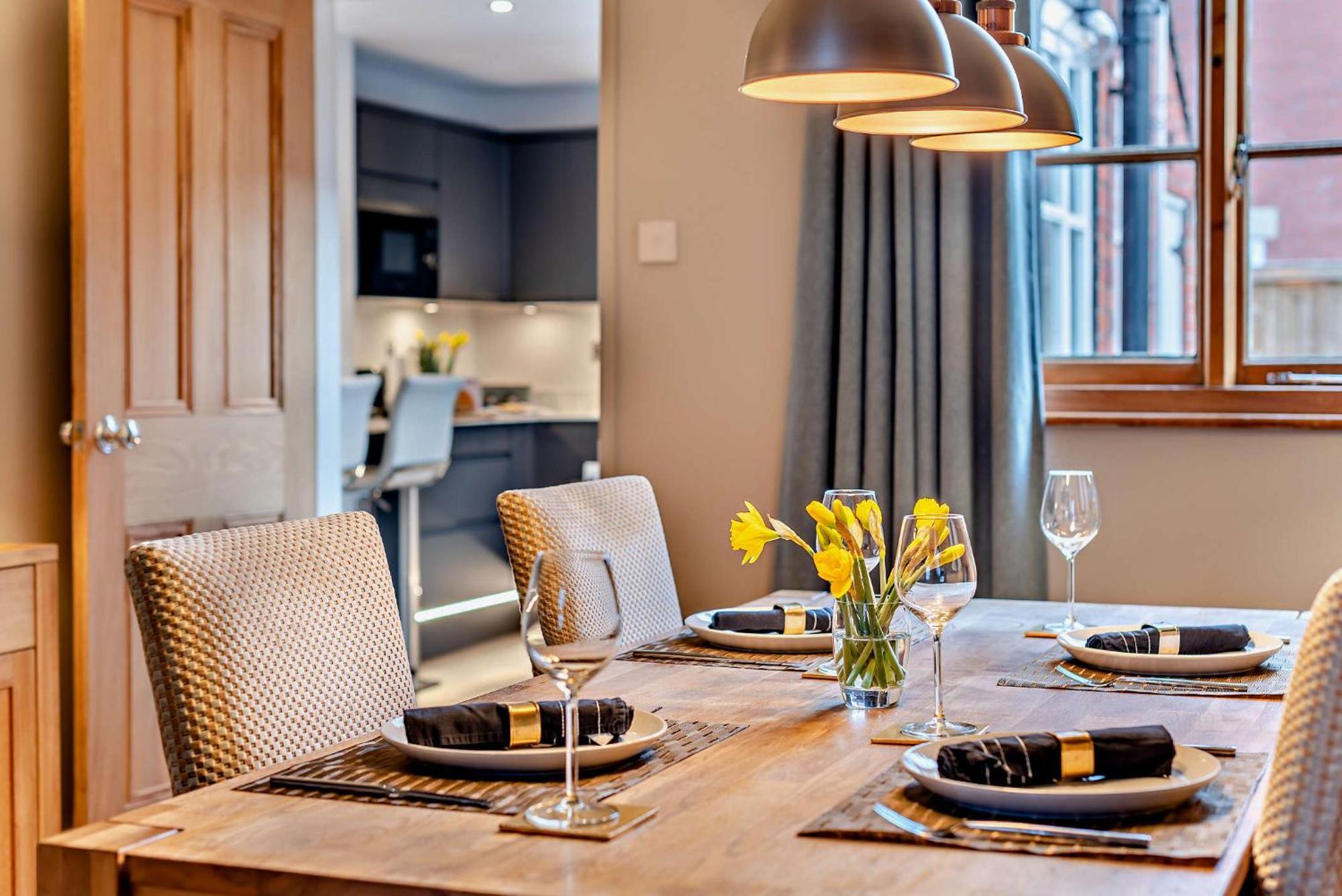Shrewsbury Townhouse - Free Parking 빌라 외부 사진